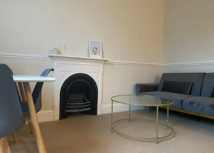 Lovely 2 Bedroom Maida Vale Flat