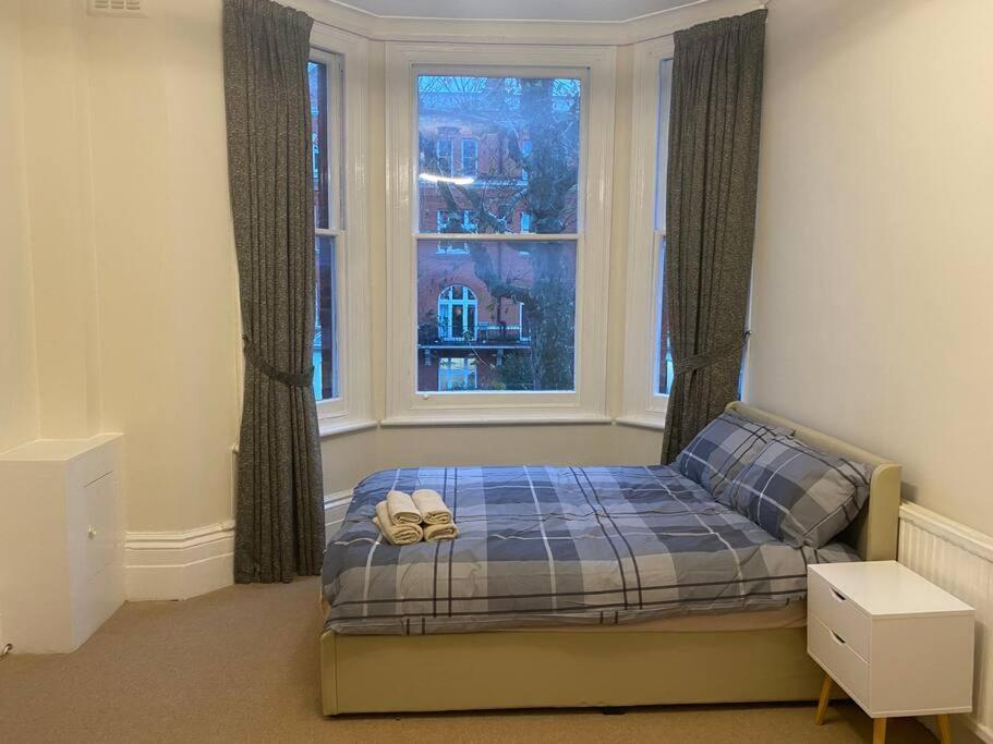 Appartamento Lovely 2 Bedroom Maida Vale Flat Londra