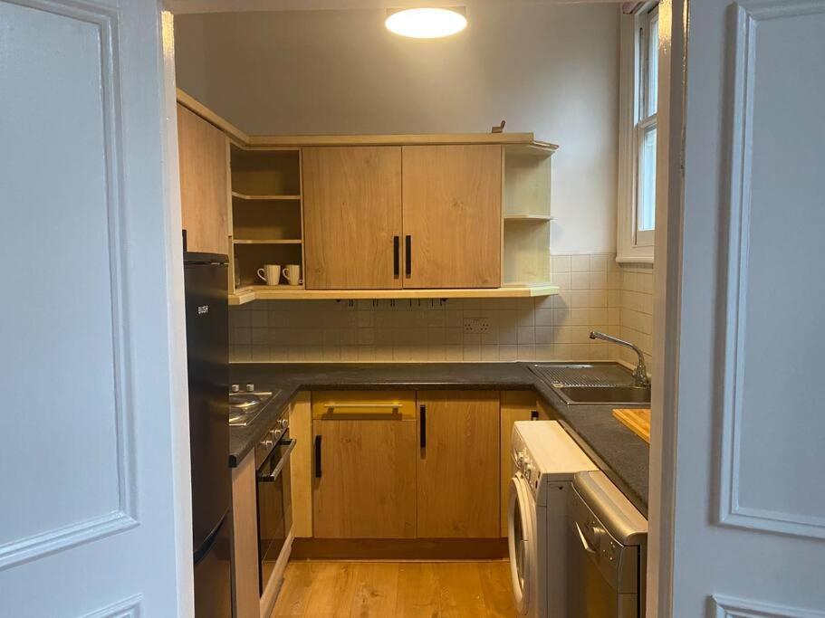 Lovely 2 Bedroom Maida Vale Flat