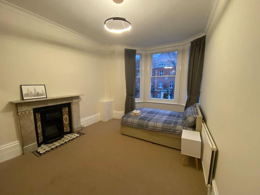 Lovely 2 Bedroom Maida Vale Flat * Londra
